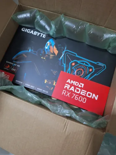 rx 7600 gigabyte lacrada