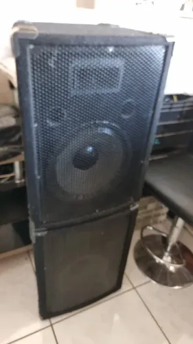 Caixas par trapezoidais 12" Tomahawk Heavy 150watts 8 Ohms com tuiter suporte tripé pegado