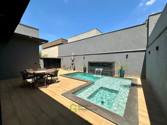 Imóvel com um acabamento impecável, 3 suítes, escritório, home e uma linda piscina
