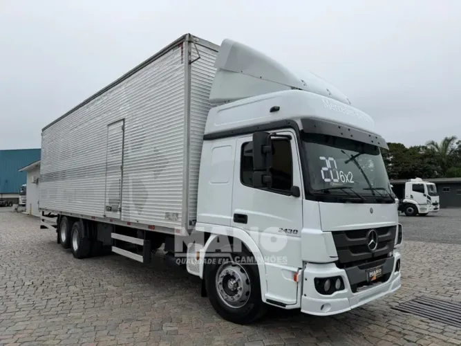 MERCEDES-BENZ Atego 2430 6x2 (em preparação)