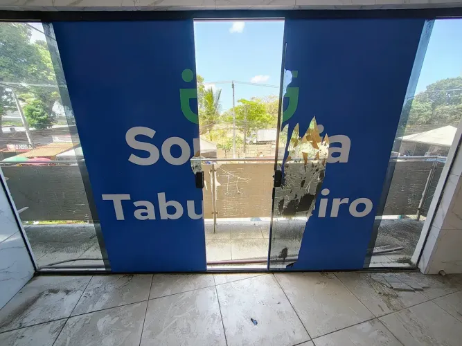 Alugo ponto comercial com 06 salas na feirinha do tabuleiro