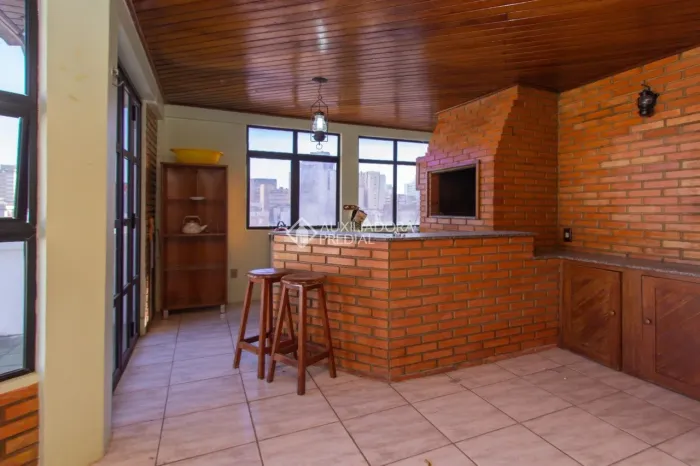 Cobertura à venda no bairro Bom Fim, 159 m² com 2 dormitórios/quartos disponíveis.