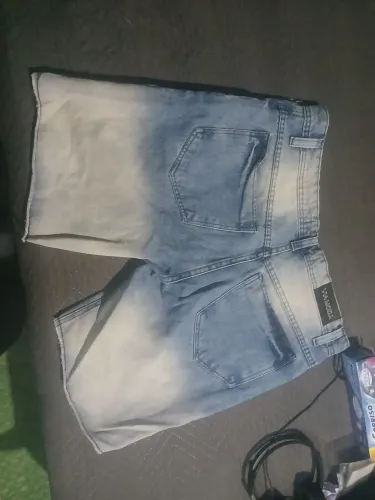 Short jeans