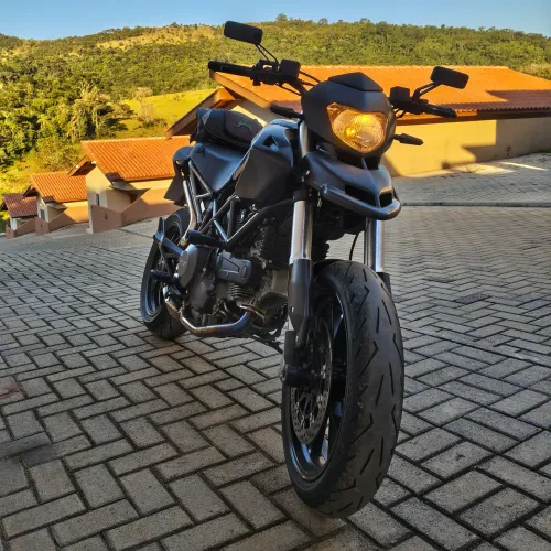 Ducati Hypermotard 796