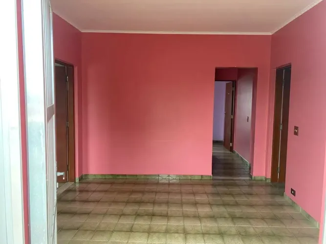 Casa com 3 Quarto(s) e 1 banheiro(s) para Alugar, 80 m² por R$ 2500 / Mês