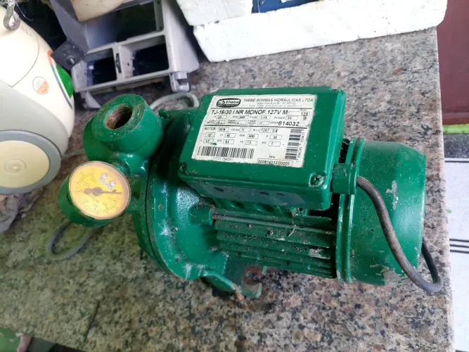 Bomba de água marca THEBE