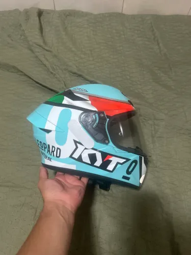Capacete kyt