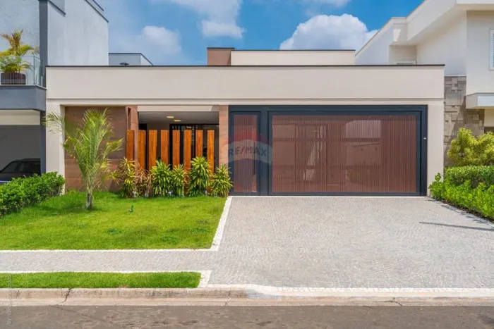 RE/MAX Vende Casa Nova e Térrea I Condomínio Chácara Prado R$ 2.340.000 I 286m², 3 suítes,