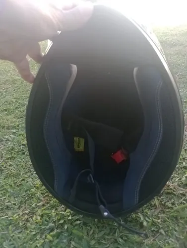 Vendo capacete top em bom estado..