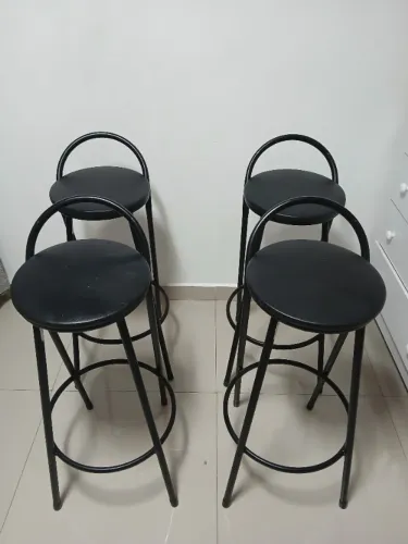 Kit 4 Banquetas Altas Pretas com Encosto - Para Balcão/Cozinha Americana