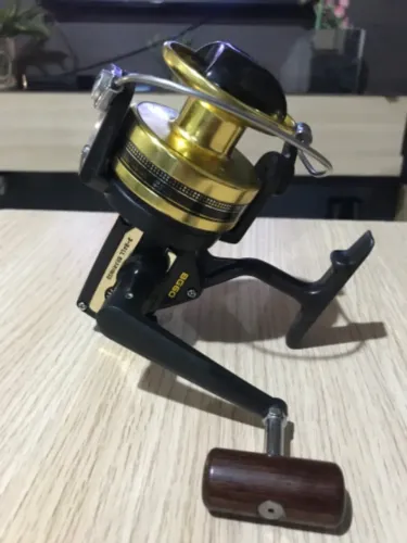 Molinete Daiwa Spinning Reel BG60