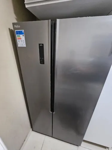 Geladeira duas portas praticamente nova