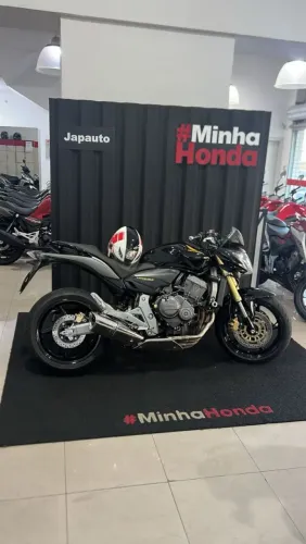 Hornet preta 2008