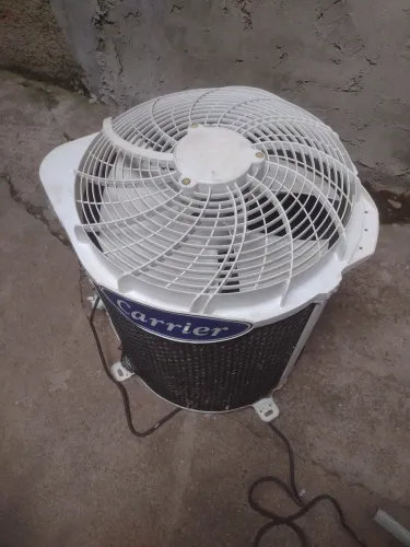 Vendo condensadora Carrie 330,00 18 btus