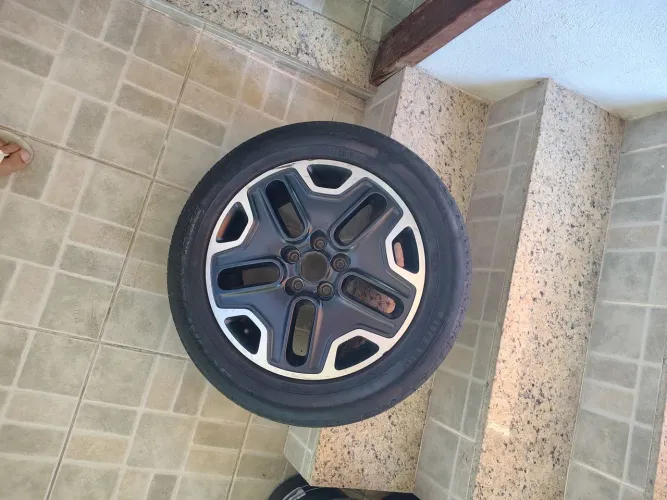 Roda aro 17 jeep Renegade com pneu