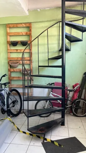 Vendo escada caracol