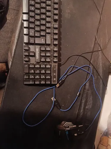Vendo teclado é mouse gamer exbom com triple , com mouse pad gamer
