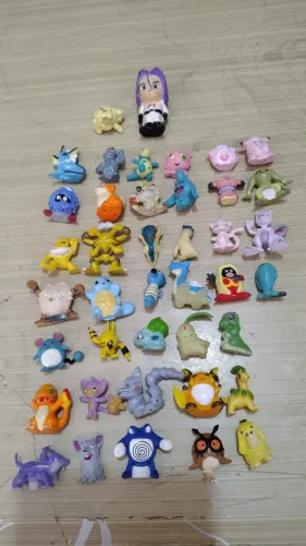 Lote pokemon caçulinha guaraná antartica. LEIA A DESCRIÇÃO