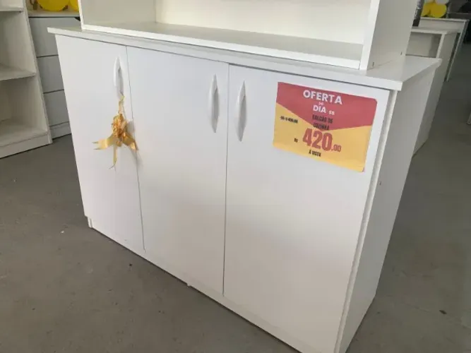 Balcão de 3 portas em mdf