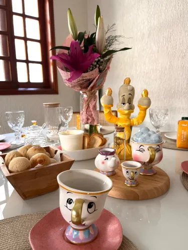 Alugo louça para café da manhã tema Disney
