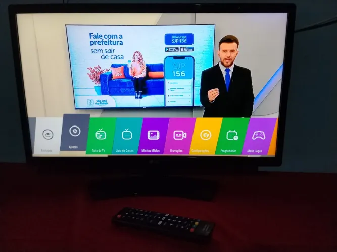 TV LG 24 LED Full HD com Base e Controle!
