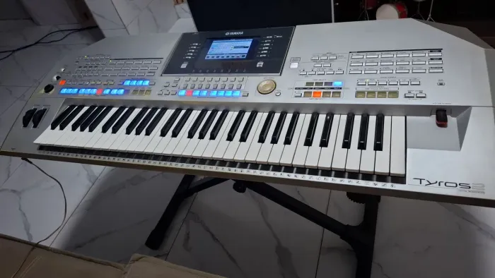 Teclado arranjador Tyros2 Yamaha