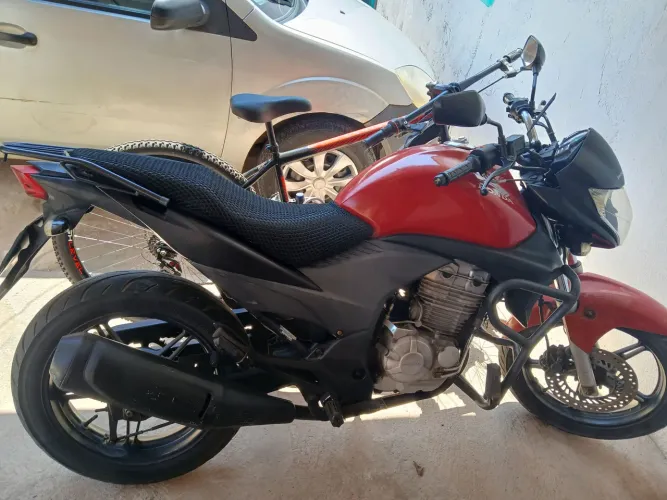 Vendo ou troco Cb300r 2010 LEIA O ANÚNCIO