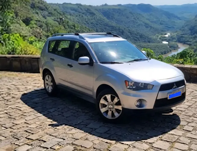 Mitsubishi Outlander 2.0 16V 160cv Aut. 2012