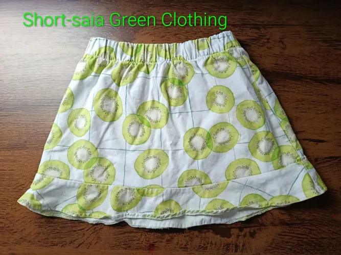 ROUPAS MENINA 4 ANOS - shorts e short-saias - R$12 cada