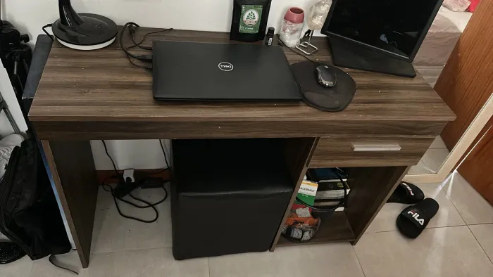 Mesinha de escritório 150$