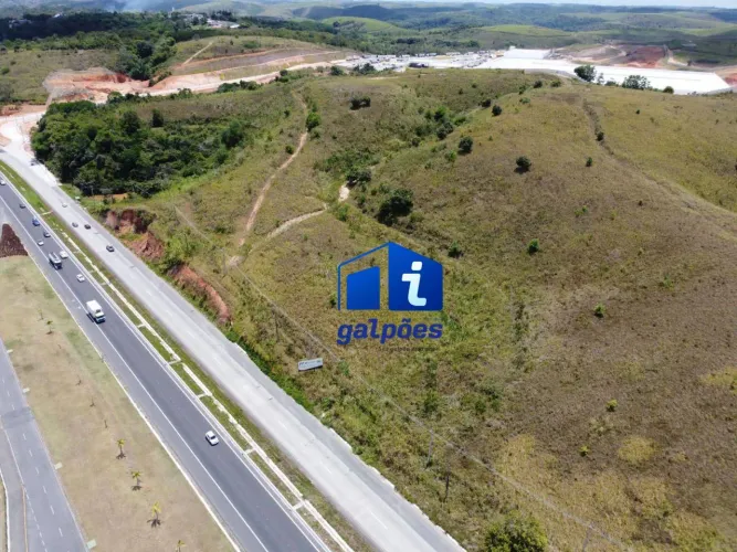 Área com 153.000 m² localizada às margens da Rodovia BR 232 em Moreno - PE