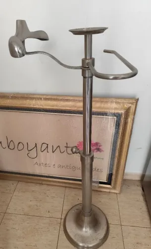 Cabideiro de chão em metal( mancebo)