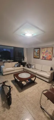Jogo de sofa de 2 e 3 lugares em linho na cor cinza.