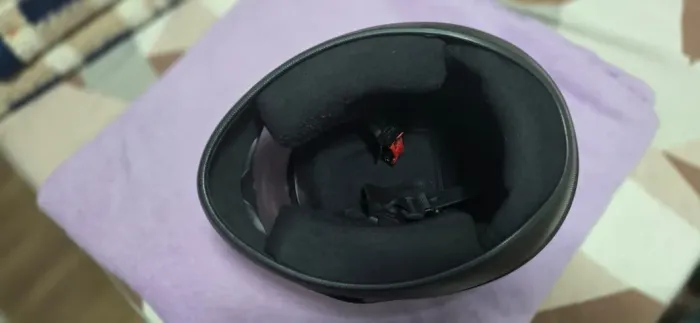 2 capacetems em bom uso