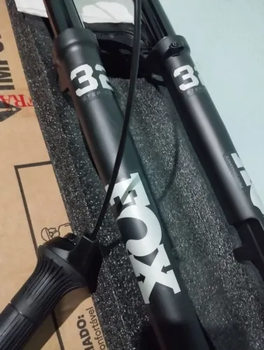 Suspensão Fox 32 step cast eixo boost 15x110 aro 29 mtb
