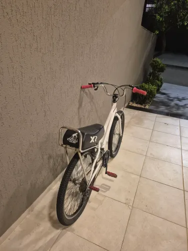 Bike montadinha muito boa para grau