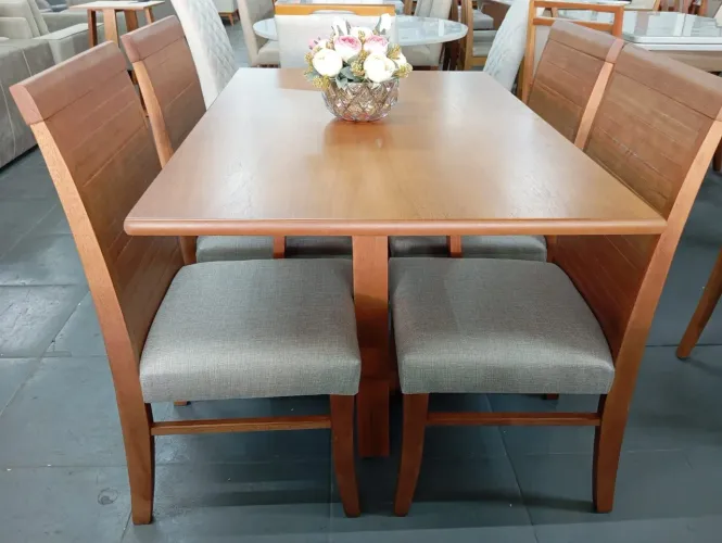 Vende-se está mesa super linda