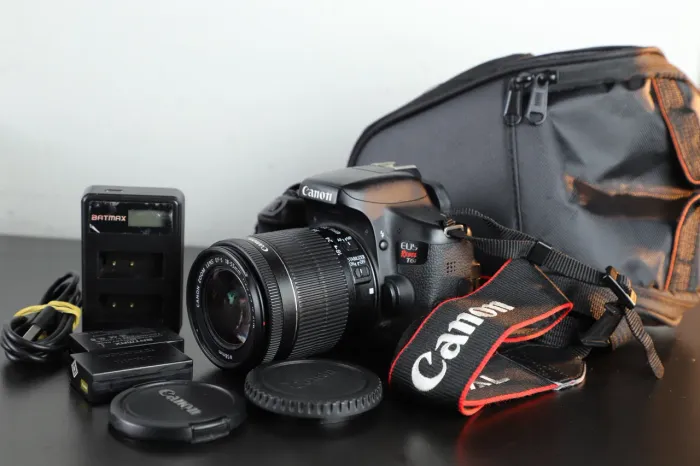 Canon EOS Rebel T6i