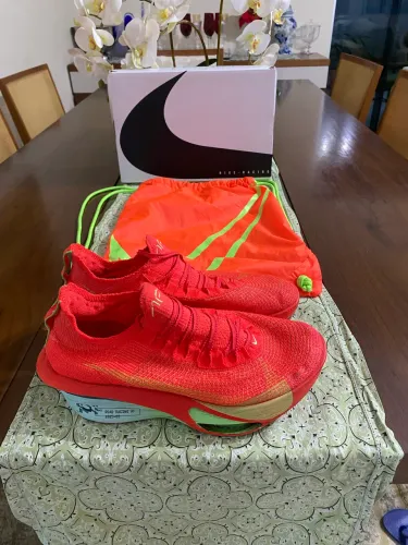 Tênis NIKE RACING, AIR ZOOM ALFHAFLY 3, masculino tamanho 42. Usado.