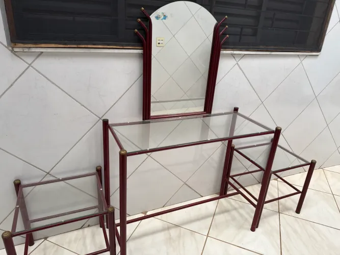 Penteadeira/criado mudo