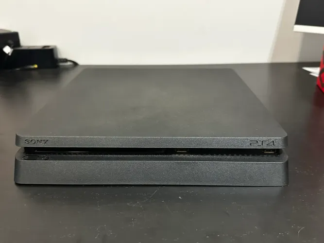 PlayStation 4 Slim ps4 + 3 controles + vários jogos