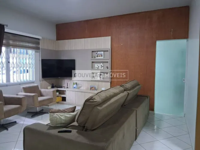 Casa com 3 Dormitórios, 130 m², aluguel de R$ 7.700 + Taxas - Fazenda, Itajaí (SC)