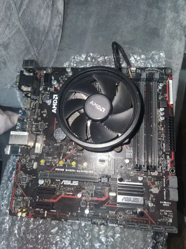 Placa-mãe Asus Prime B450M-Gaming/BR com Ryzen 5 3400G