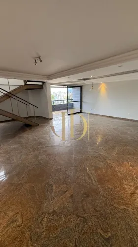 Cobertura RIO VERMELHO Vendo cobertura duplex, de 380m2, com 3 suítes, no RV.