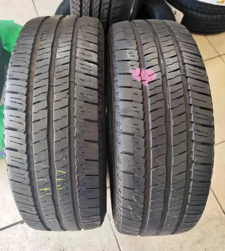 Par de pneu 265/60 aro 18 Goodyear semi-novos