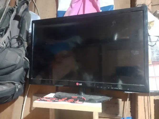 Tenho uma tv LG 24 polegadas pra vender 250