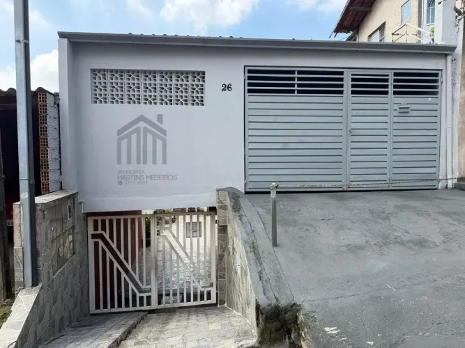 Três Casas no mesmo terreno Jardim Briquet - Itapevi - SP