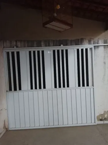 Portão de correr em alumínio