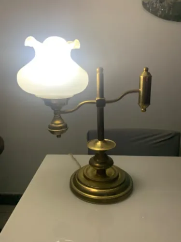 Relíquia abaju de mesa