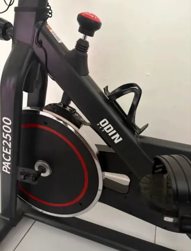 Bike ergométrica Odin Pace 2500 inércia 6kg